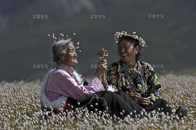 藏地人文摄制手记 从光影到银盐的灵魂印刻